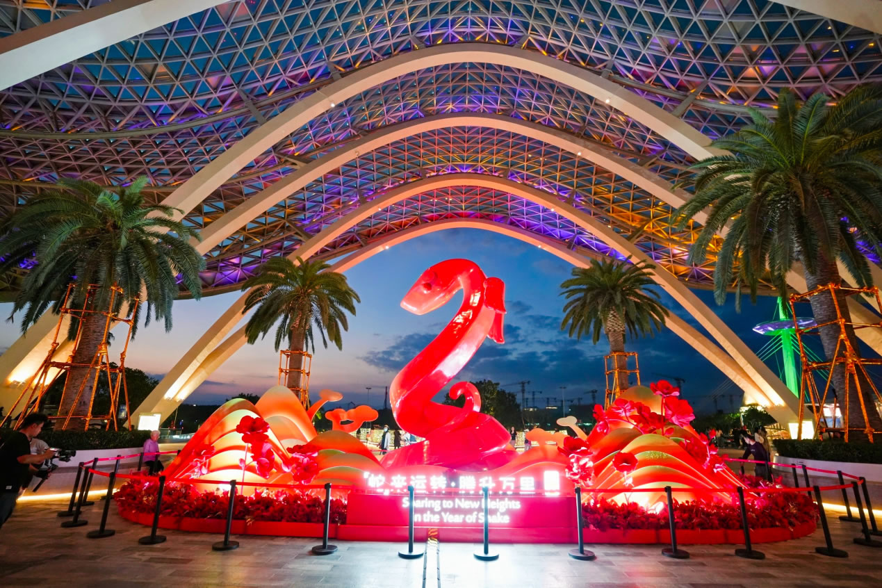 中免集團(tuán)以“免稅+非遺”煥新春節(jié)消費(fèi)體驗(yàn)，助推海南文旅市場(chǎng)熱潮